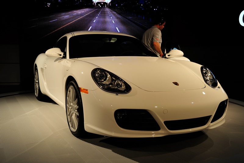 Illustration for article titled 2009 Porsche Cayman Comes To LA, Brings Optional Limited Slip Differential